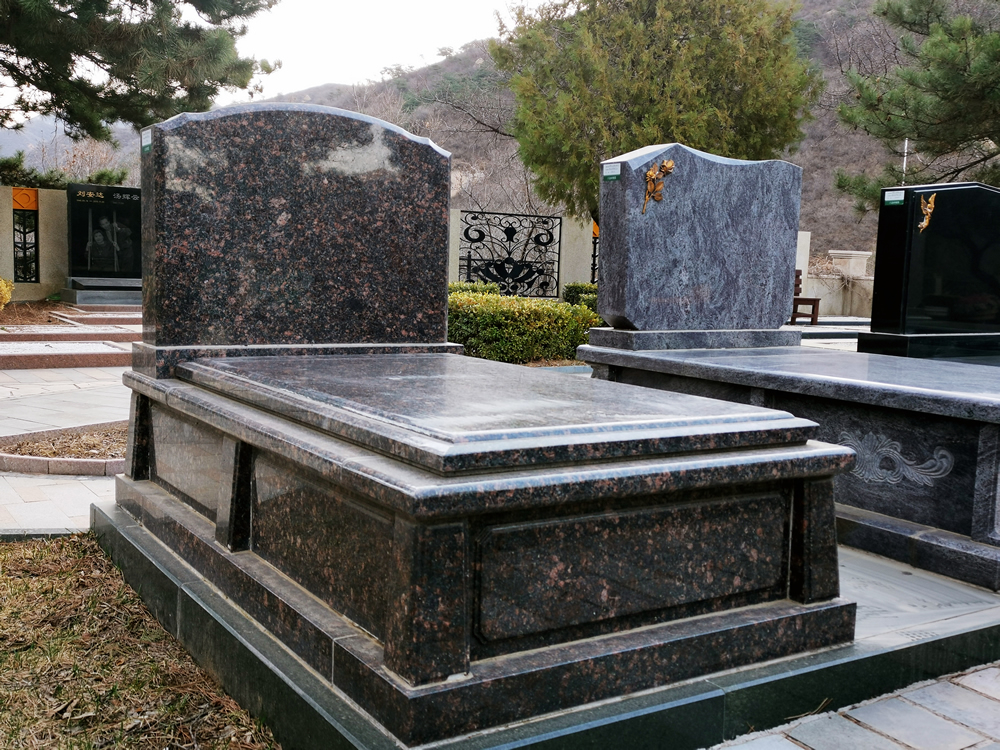 成型墓——圣誉