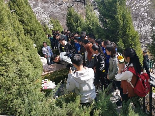 八达岭陵园,屠守锷